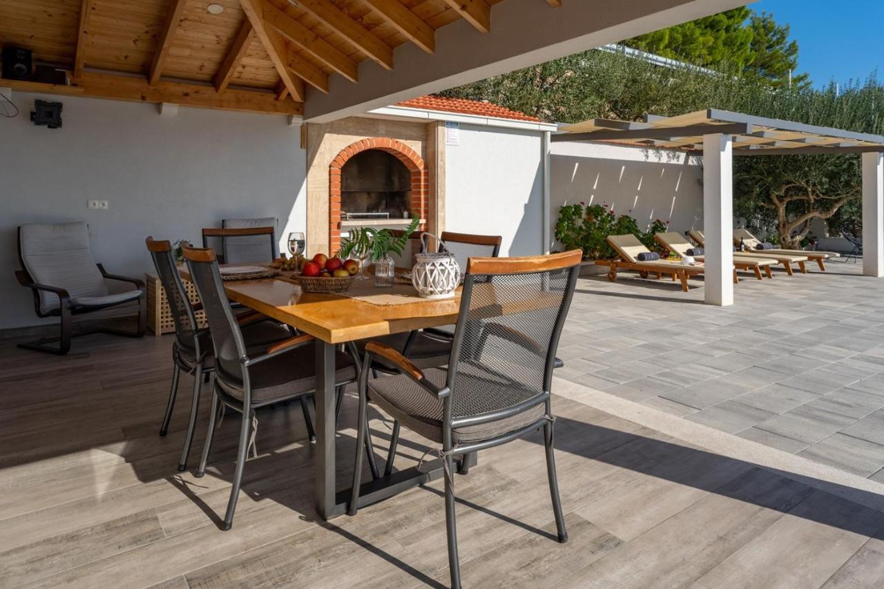 Villa Dream With Private Pool, 2 Bedrooms With En-Suite Bathrooms, Sea View Омиш Экстерьер фото