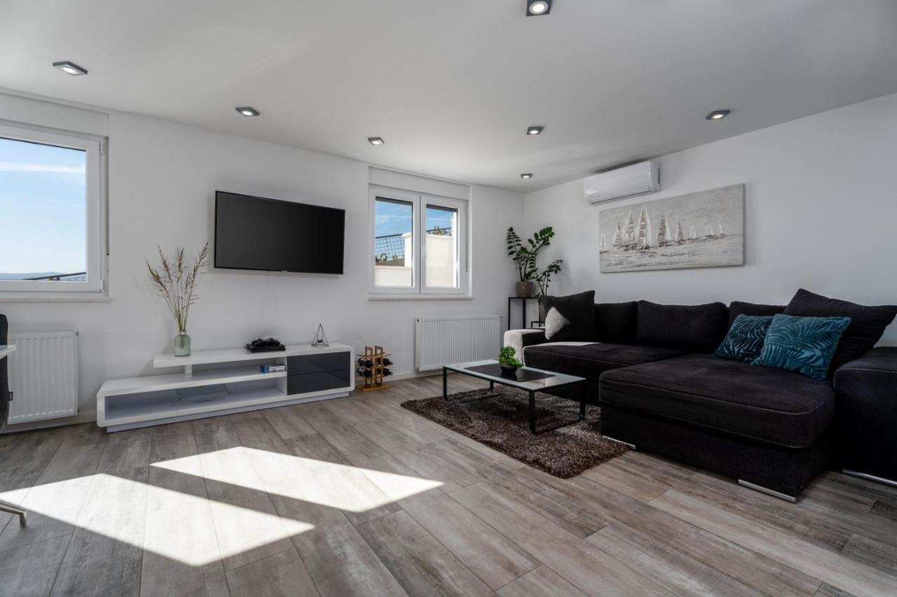 Villa Dream With Private Pool, 2 Bedrooms With En-Suite Bathrooms, Sea View Омиш Экстерьер фото